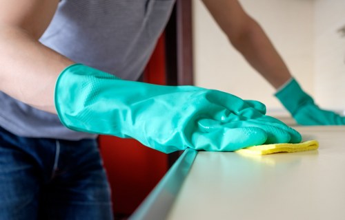 Deep carpet cleaning process for a high-traffic carpet area